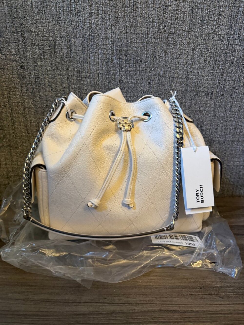 Tory Burch Charlie Quilted Drawstring Shoulder Bag BRAND NEW WITH TAGS
